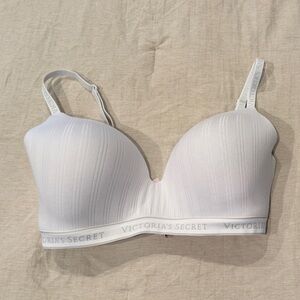 Victoria's Secret White Wireless T-Shirt Bra 36DDD